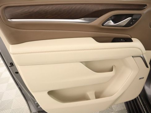 Used 2022 GMC Yukon XL Denali image 19