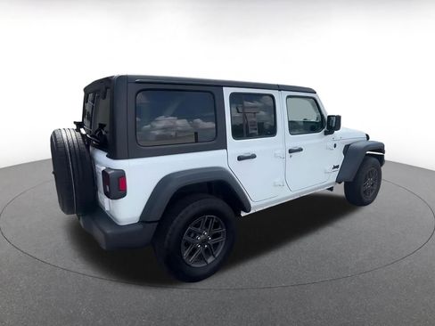 Used 2025 Jeep Wrangler Unlimited Sport AWD/4WD image 13