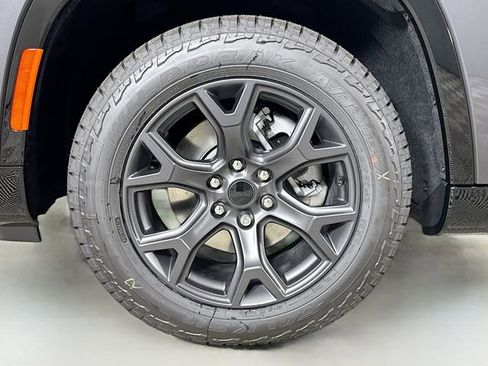 New 2026 Jeep Grand Wagoneer 4WD image 33