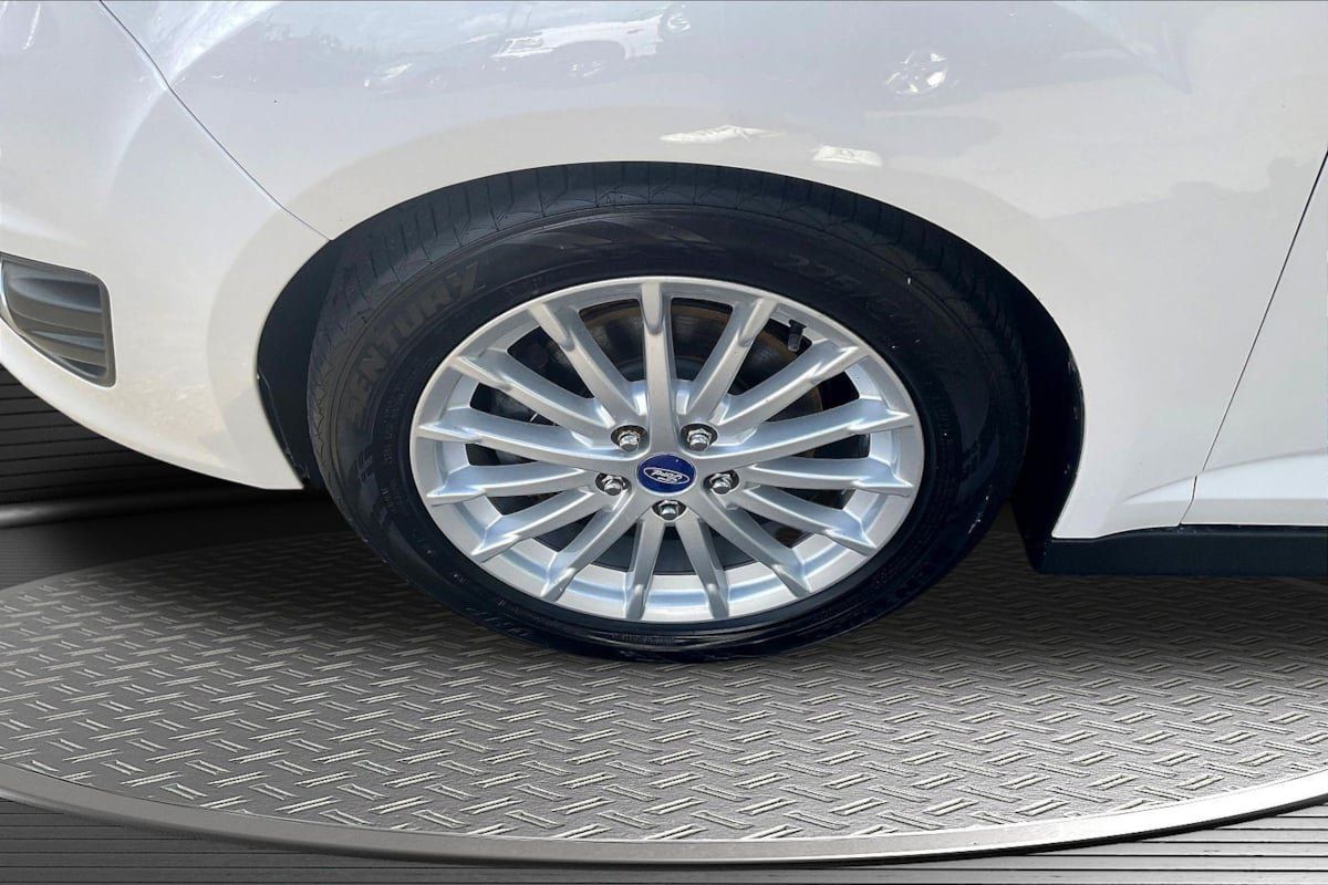 Used 2013 Ford C-MAX Energi SEL FWD image 32