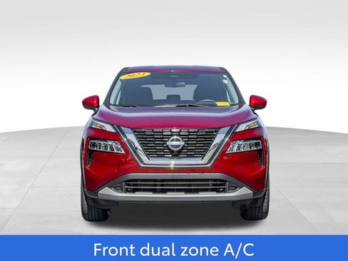 Used 2023 Nissan Rogue SV image 2