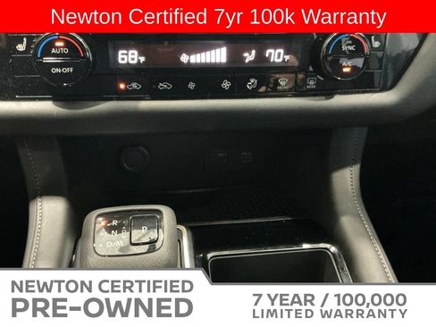 Used 2025 Nissan Pathfinder SV FWD image 11