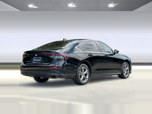 Used 2024 Honda Accord EX image 9