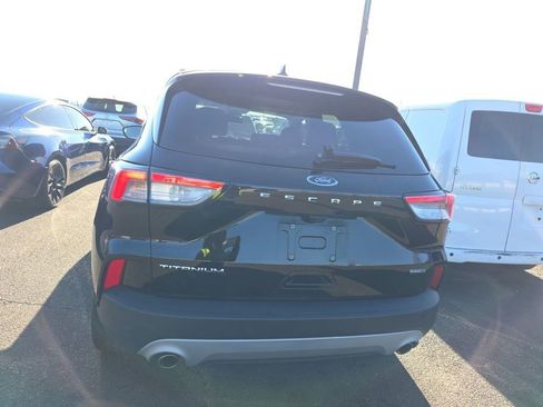Used 2022 Ford Escape Titanium image 5