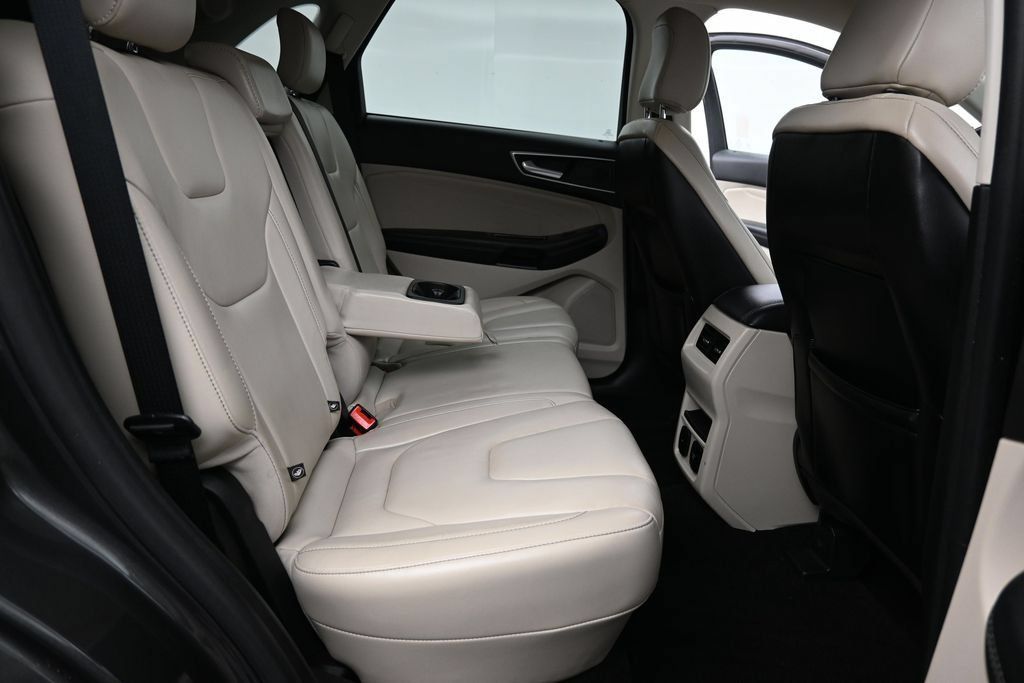 Used 2020 Ford Edge Titanium AWD/4WD image 22