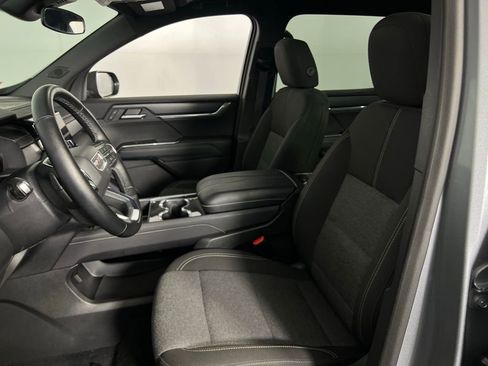 Used 2025 GMC Acadia Elevation image 24