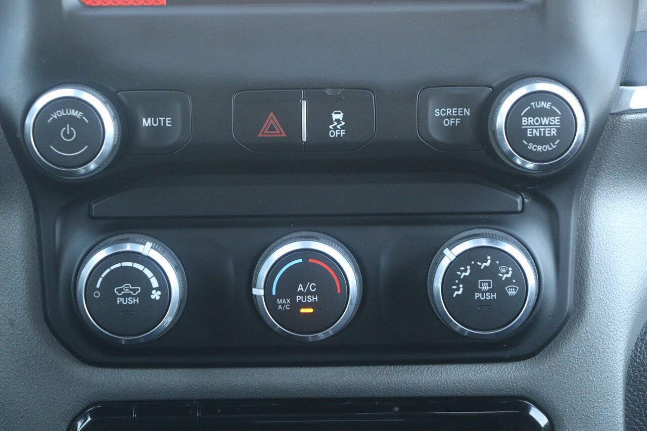 Used 2022 RAM 3500 Big Horn AWD/4WD image 20