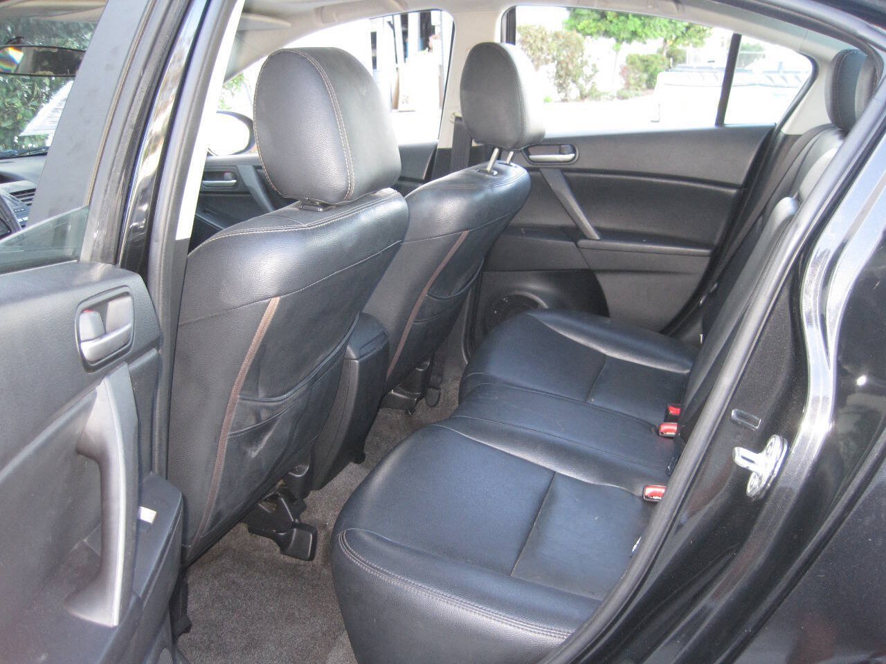 Used 2011 MAZDA MAZDA3 i Touring FWD image 24