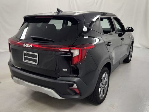 Used 2024 Kia Seltos LX AWD/4WD image 3