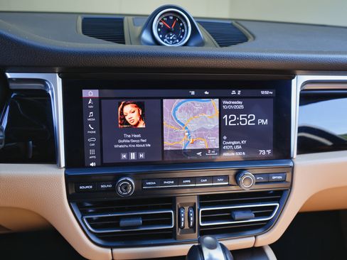 Used 2021 Porsche Macan S image 33