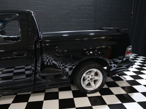 Used 2000 Ford F150 Lightning RWD image 30