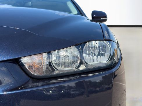 Used 2018 Jaguar XE Premium image 9