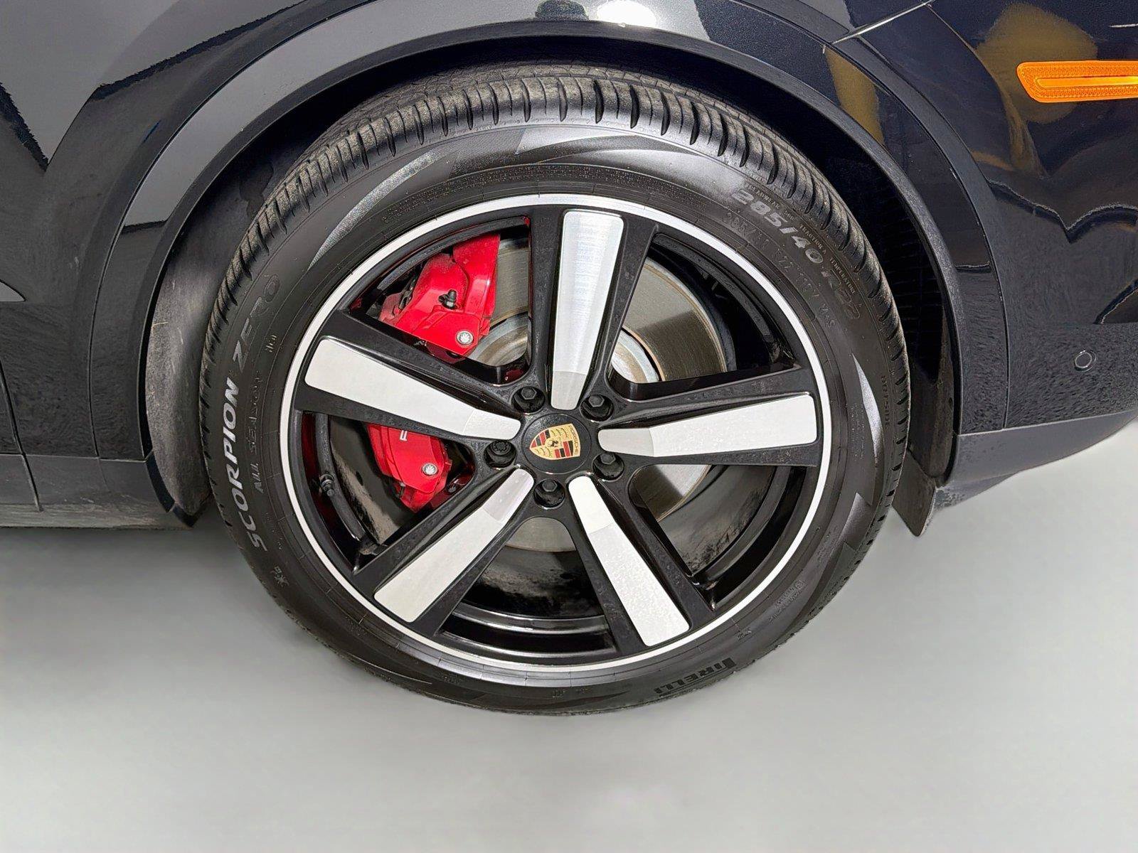 Certified 2025 Porsche Cayenne S AWD/4WD image 14