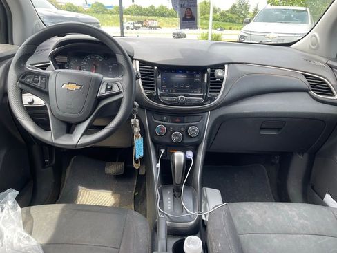 Used 2020 Chevrolet Trax LT FWD image 11