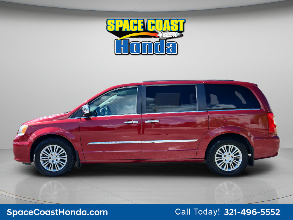 Used 2015 Chrysler Town & Country Touring-L w/ Driver Convenience Group FWD image 6