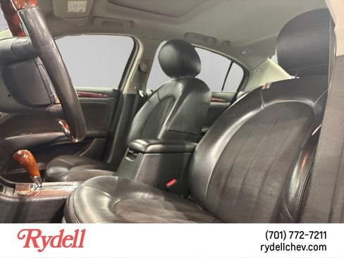 Used 2009 Buick Lucerne Super image 10