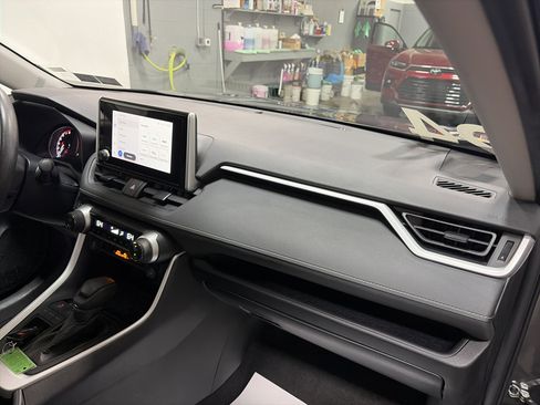Used 2024 Toyota RAV4 XLE FWD image 30