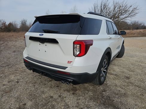 Used 2020 Ford Explorer ST w/ Premium Technology Package image 4