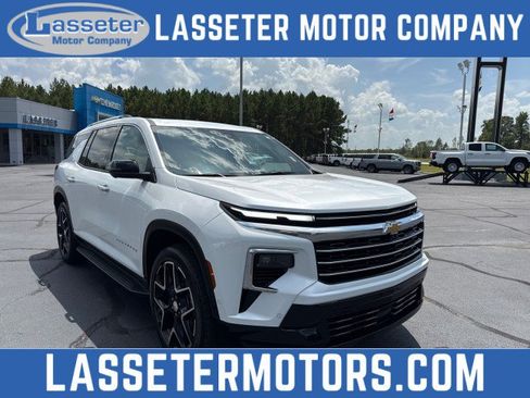 Used 2025 Chevrolet Traverse High Country w/ LPO, Floor Liner Package FWD image 1