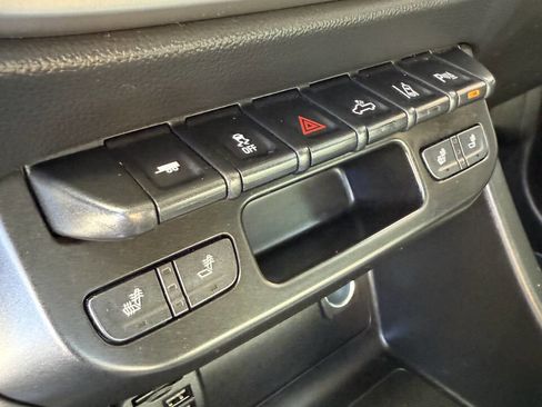 Used 2022 Chevrolet Colorado LT w/ Luxury Package image 8