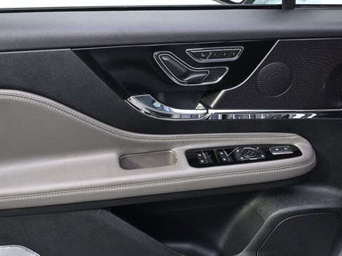 New 2026 Lincoln Corsair Premiere image 22