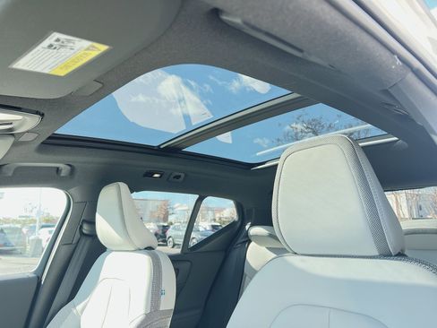 New 2026 Volvo EX40 Plus w/ Climate Package image 24