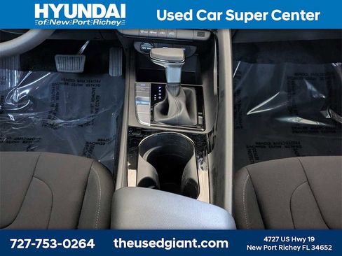 Certified 2024 Hyundai Elantra Blue image 20