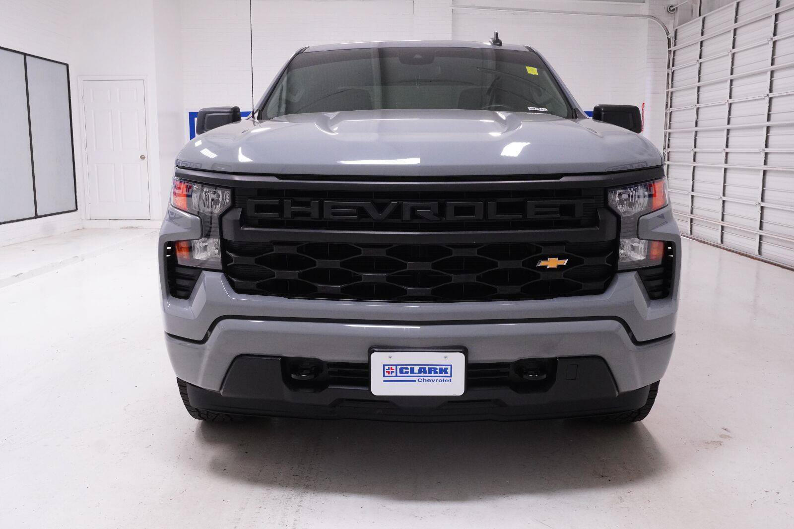 Used 2024 Chevrolet Silverado 1500 Custom RWD image 2