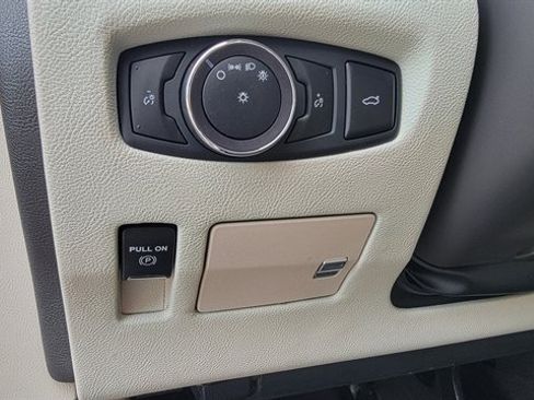 Used 2019 Lincoln Continental Reserve image 26