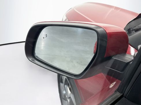 Used 2025 Hyundai Venue SEL FWD image 16