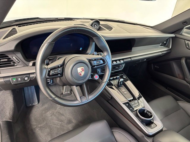 Used 2025 Porsche 911 Carrera RWD image 13