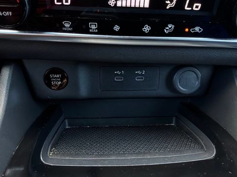 Used 2025 Nissan Rogue SV FWD image 24