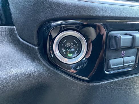 Used 2024 Chevrolet Silverado 2500 LT AWD/4WD image 19