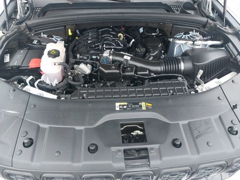 Used 2024 Jeep Grand Cherokee Limited w/ Black Appearance Package RWD image 32