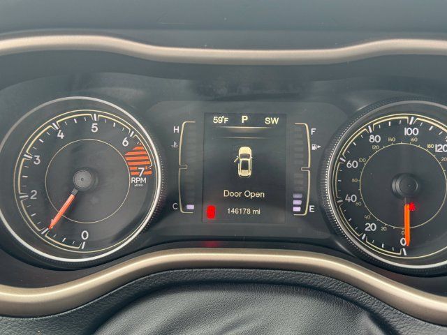 Used 2016 Jeep Cherokee 75th Anniversary FWD image 27
