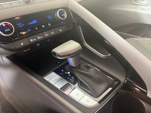 Certified 2025 Hyundai Elantra SEL FWD image 21