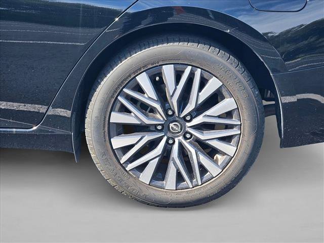 Used 2025 Nissan Altima 2.5 SV FWD image 5