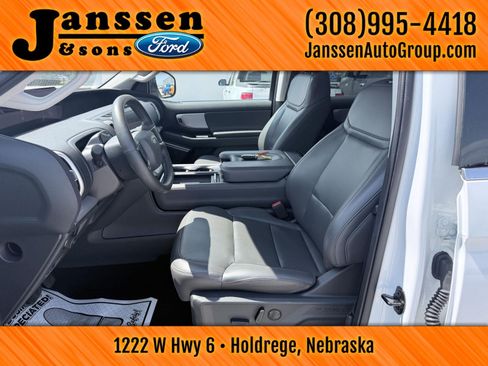 Used 2025 Ford Expedition Max Active AWD/4WD image 14