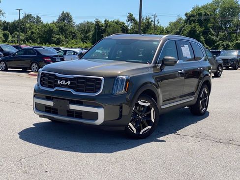 Used 2025 Kia Telluride S AWD/4WD image 3