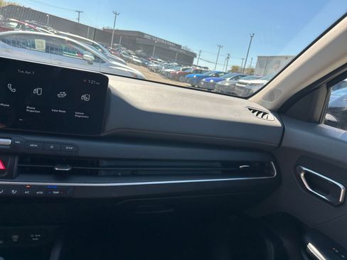 Used 2025 Kia K4 LXS image 30