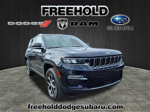 Certified 2024 Jeep Grand Cherokee Limited image 1
