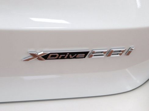 Used 2025 BMW X1 xDrive28i w/ Technology Package image 18