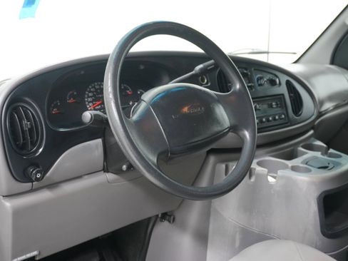 Used 2002 Ford E-350 and Econoline 350 XL image 8