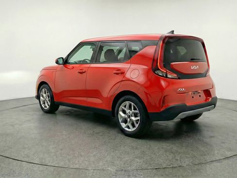 Used 2025 Kia Soul LX w/ LX Technology Package FWD image 6