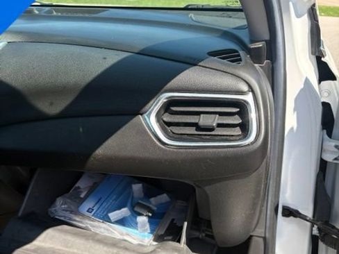 Used 2019 Chevrolet Equinox LT w/ Driver Convenience Package FWD image 32