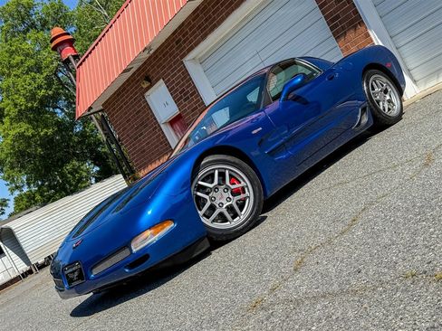 Used 2002 Chevrolet Corvette Z06 w/ Memory Pkg RWD image 3