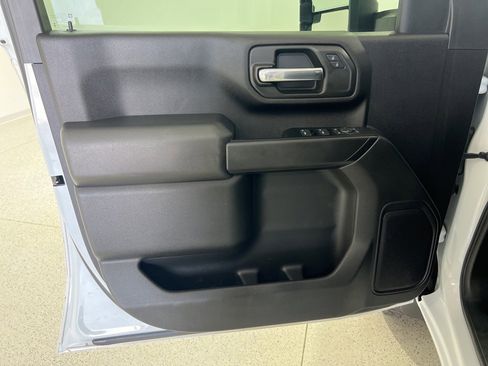 Used 2024 Chevrolet Silverado 2500 Custom w/ Custom Value Package image 19