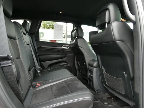 Used 2018 Jeep Grand Cherokee Altitude AWD/4WD image 15
