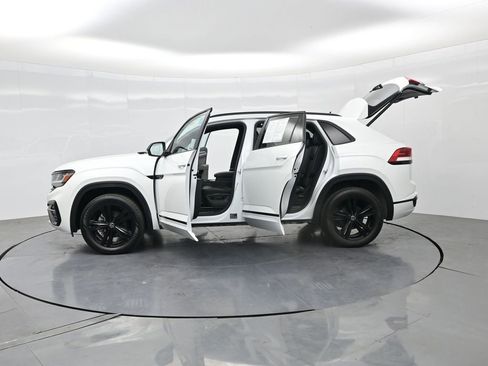 Used 2023 Volkswagen Atlas Cross Sport SEL R-Line AWD/4WD image 32