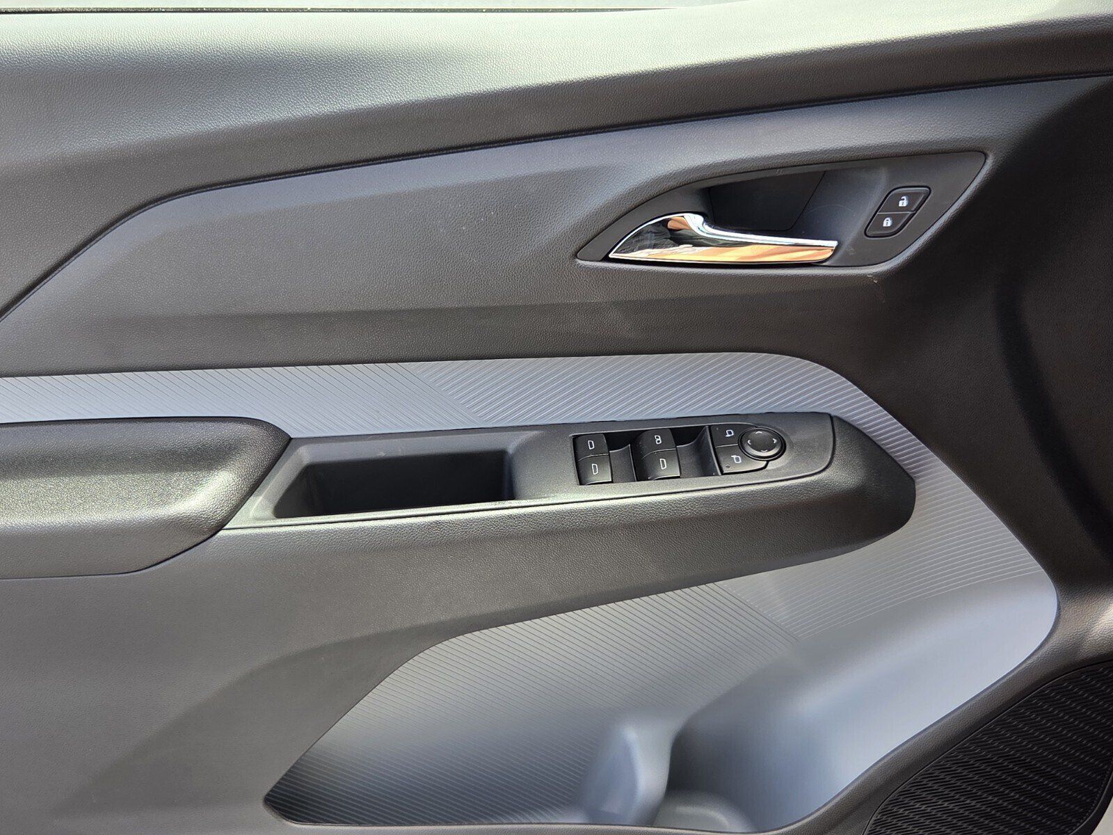 New 2027 Chevrolet Bolt LT w/ Comfort Package FWD image 11